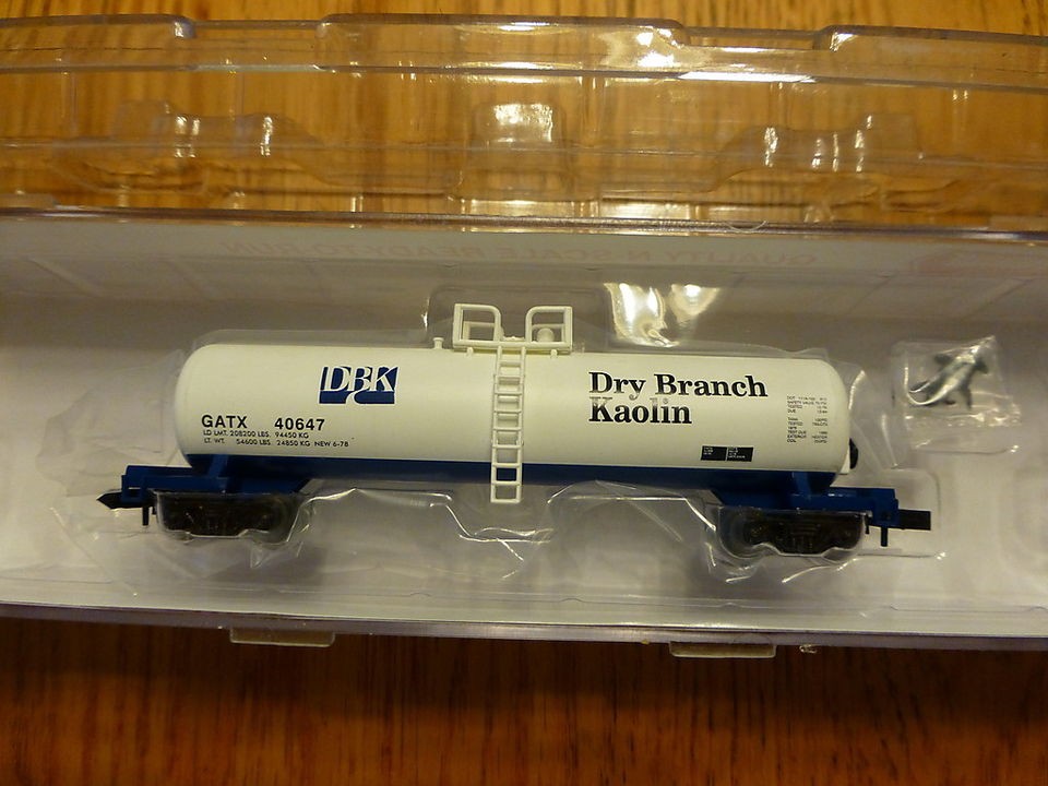   RTR #8382 (Rd #40647) 50 Modern Tank Car (Dry Branch Kaolin) 6 78