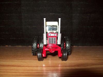 ERTL 1/64 TRACTOR INTERNATIONAL FARMALL IH 1468 WITH DUALLS FARM TOY