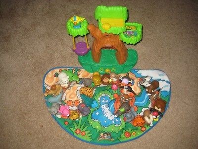 EUC Fisher Price Little People A to Z Alphabet Learning Zoo with all 