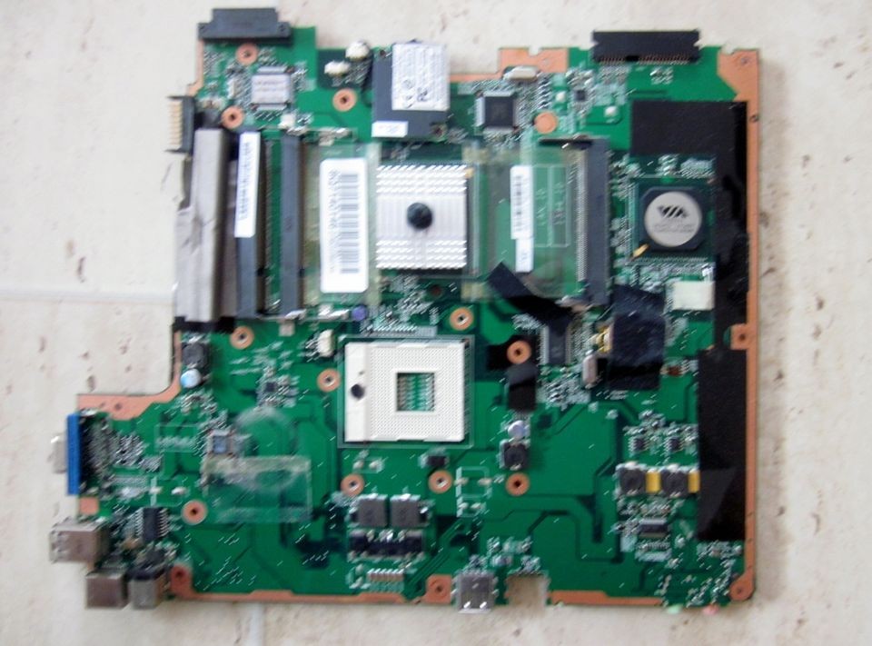 FUJITSU SIEMENS AMILO LI 1705   MOTHERBOARD FAULTY POWERS ON