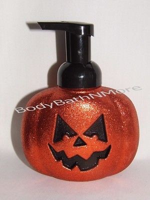   & Body Works 2012 Decrotive Pumpkin Hand Soap SWEET CINNAMON PUMPKIN