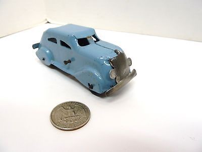 Marx Tin Pastel BLUE 4.5 Chrysler Airflow Load Car w/ Wind Up Motor 