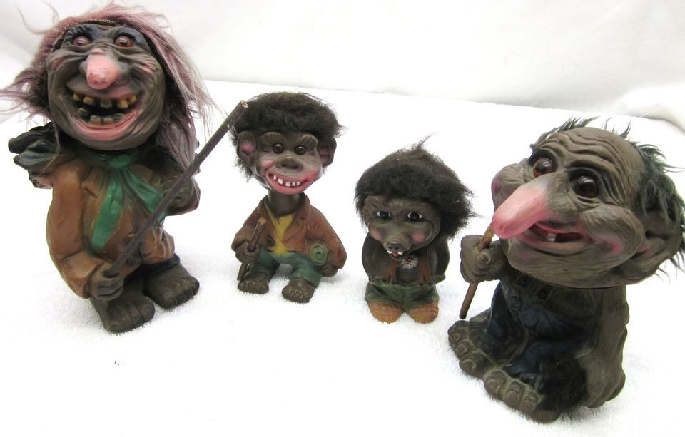 Funny Family of 4 VINTAGE 1960 Heico BobbleHead NODDERS Original West 