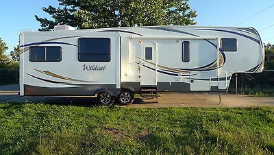 NEW, Wildcat 327 CK, Triple Slide, rear entertainment, Fifth wheel, RV 