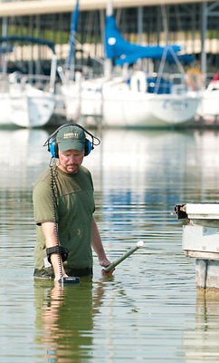 Garrett AT Gold Submersible Metal Detector For Gold Nuggets, Relics 