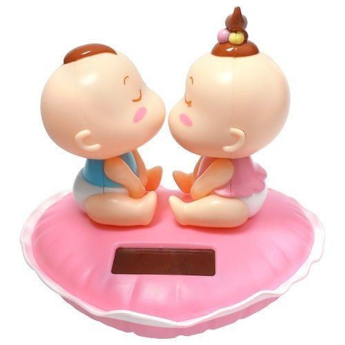 Solar Powered Bobble Head Kissing Boy And Girl Home Decoration Car 