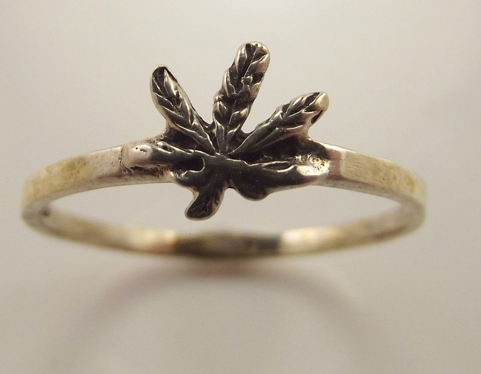 925 Sterling Silver Marijuana Hemp Cannabis Weed Leaf Ring Size 8