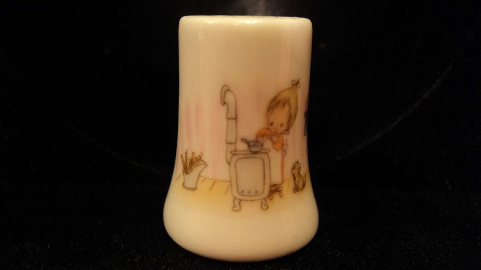 Hallmark Betsey Clark Porcelain Thimble Betsey at Pot Belly Stove