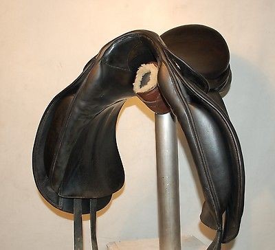 17 STUBBEN DRESSAGE SADDLE (SO9384), VERY GOOD CONDITION