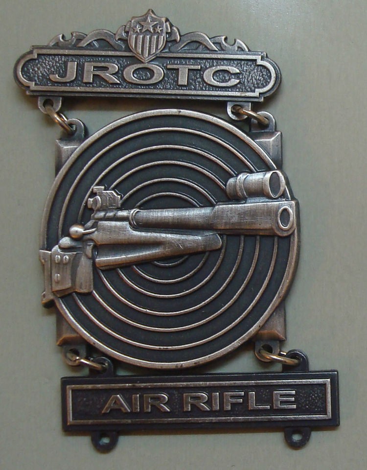 ARMY JUNIOR ROTC MARKSMANSHIP BADGE, WITH AIR RIFLE BAR,2.75 INCHES 