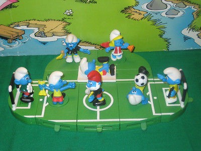 SCHTROUMPF SCHLUMPF SMURF PITUFO MCDONALDS SOCCER FIELD SET # b