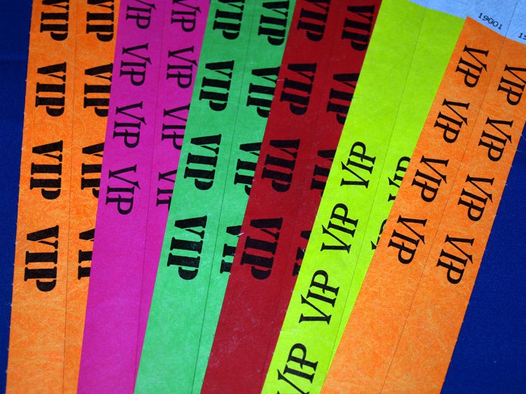 500 VIP Tyvek Wristbands brazaletes  Withing USA armbands