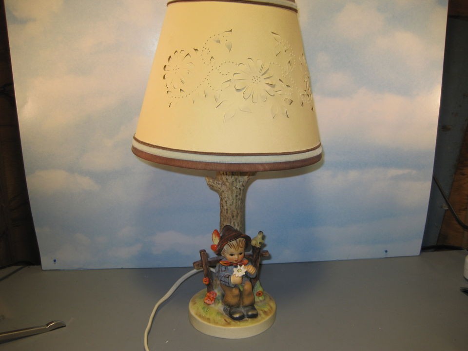 Hummel She Loves Me She Loves Me Not #227 TMK 3 Mint Table Lamp