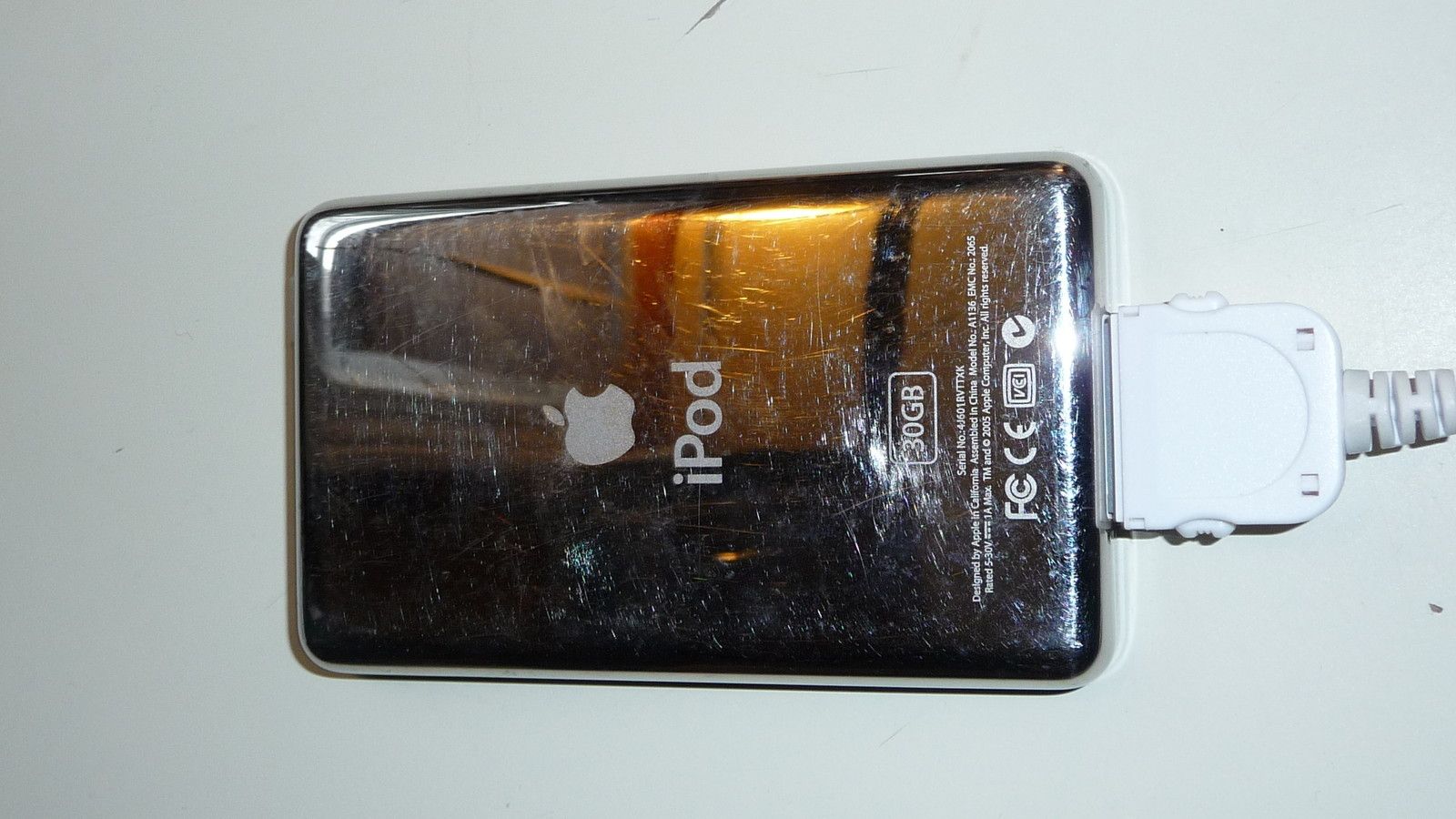 Apple iPod Video 30GB Black 5th Generation Works But Shorter Battery 