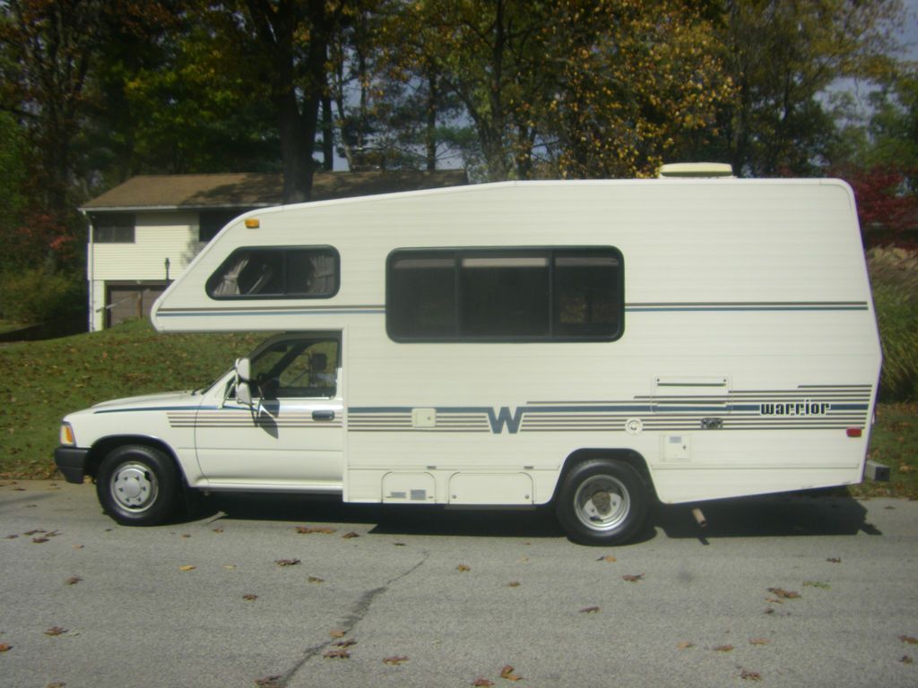 1989 Toyota Motorhome V6 Garage Kept only 35,940 miles 17mpg Rare 