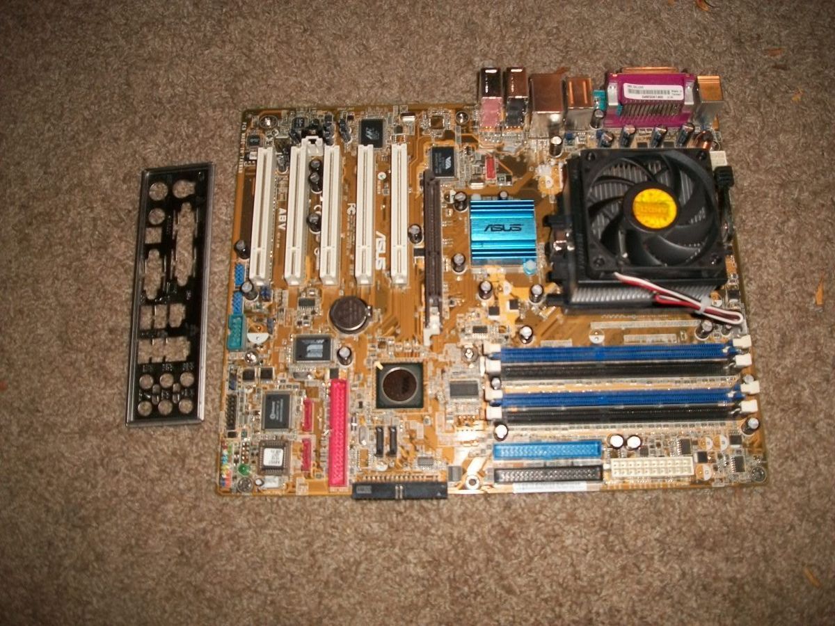 Asus A8V Deluxe Via Socket 939 ATX Motherboard with AMD 64 CPU CPU Fan 