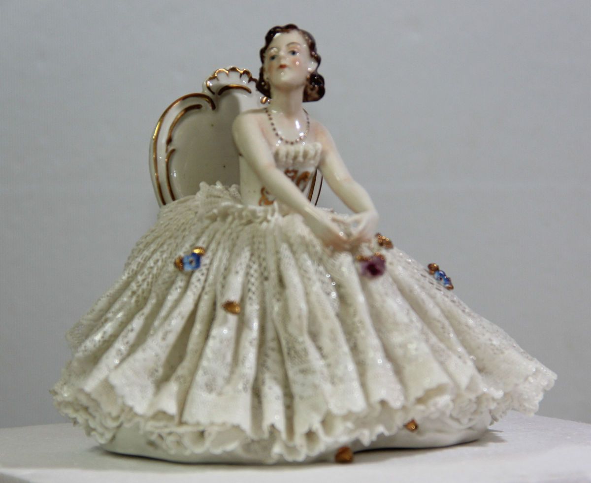 Porcelain Lace Lady Ackermann & Fritze, Rudolstadt Volkstedt 