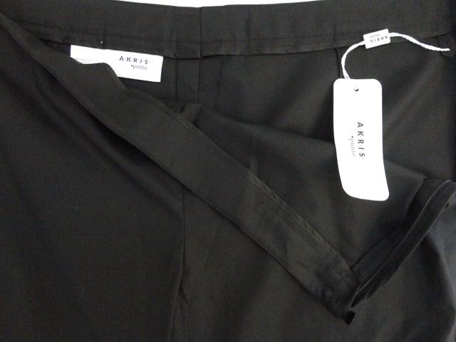 New AKRIS Black Cotton Side Zipper Cropped Pants Trouser 12