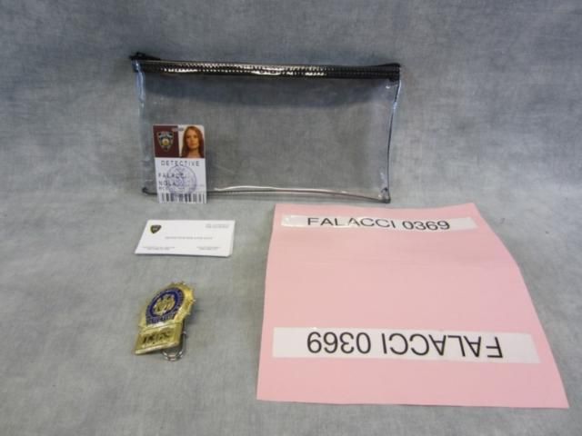   CRIMINAL INTENT DET NOLA FALACCI ALICIA WITT COLLECTIBLE PROP SET