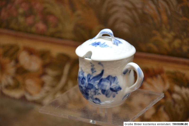 Royal Copenhagen BLAUE BLUME SENF   TOPF, gewellter Rand 