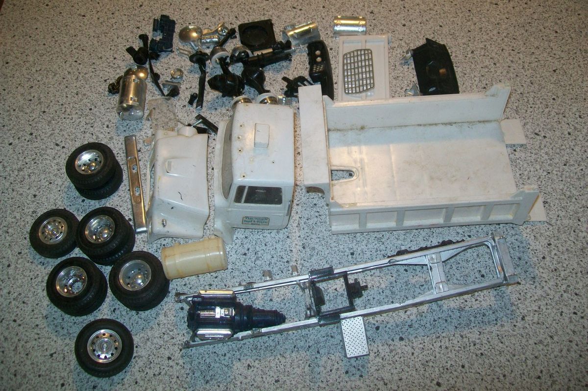 Vintage Ford Dump Truck Junk Yard Parts Lot or Rebuild 1 25