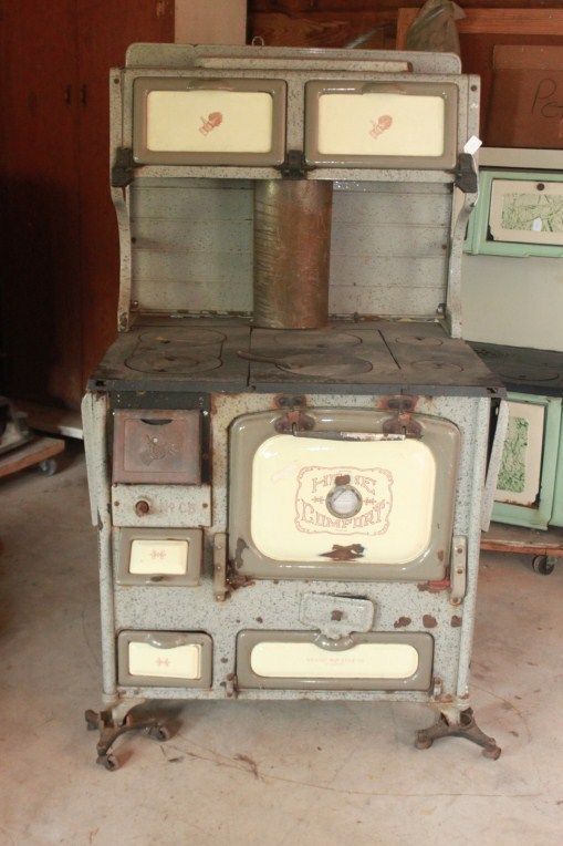 ANTIQUE HOME COMFORT WOOD COOK STOVE WROUGHT IRON RANGE COMPANY