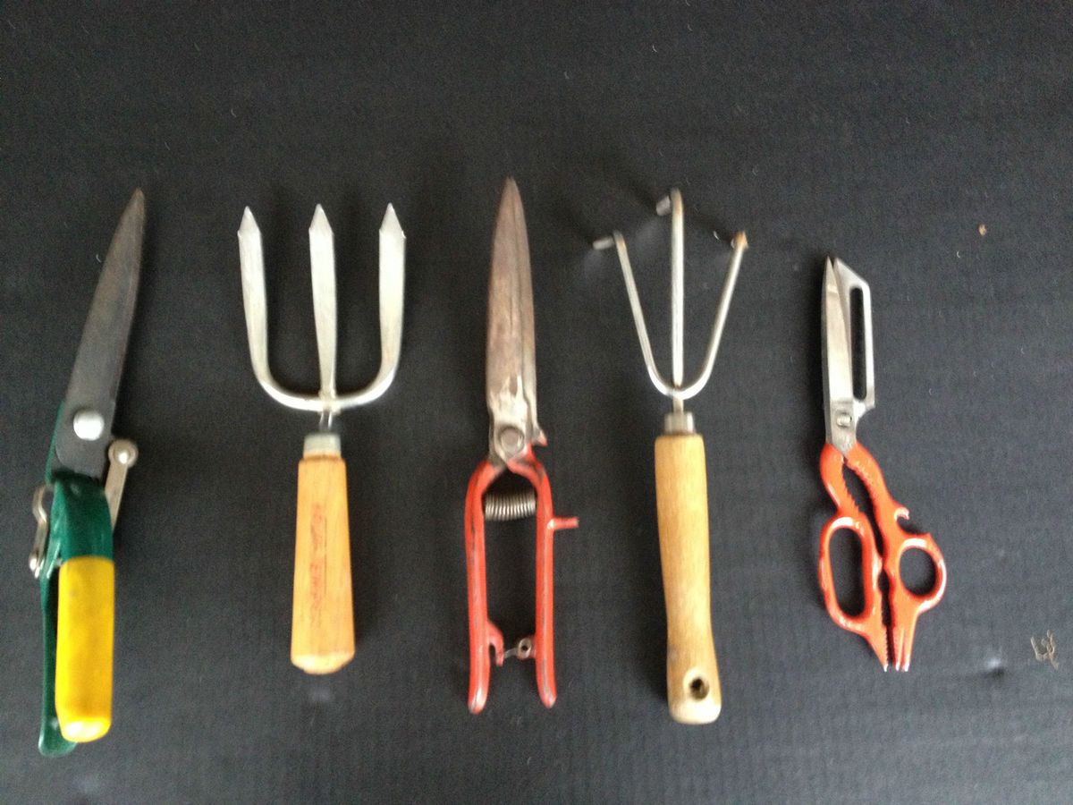 Lot of 5 Antique Vintage Garden Hand Tools