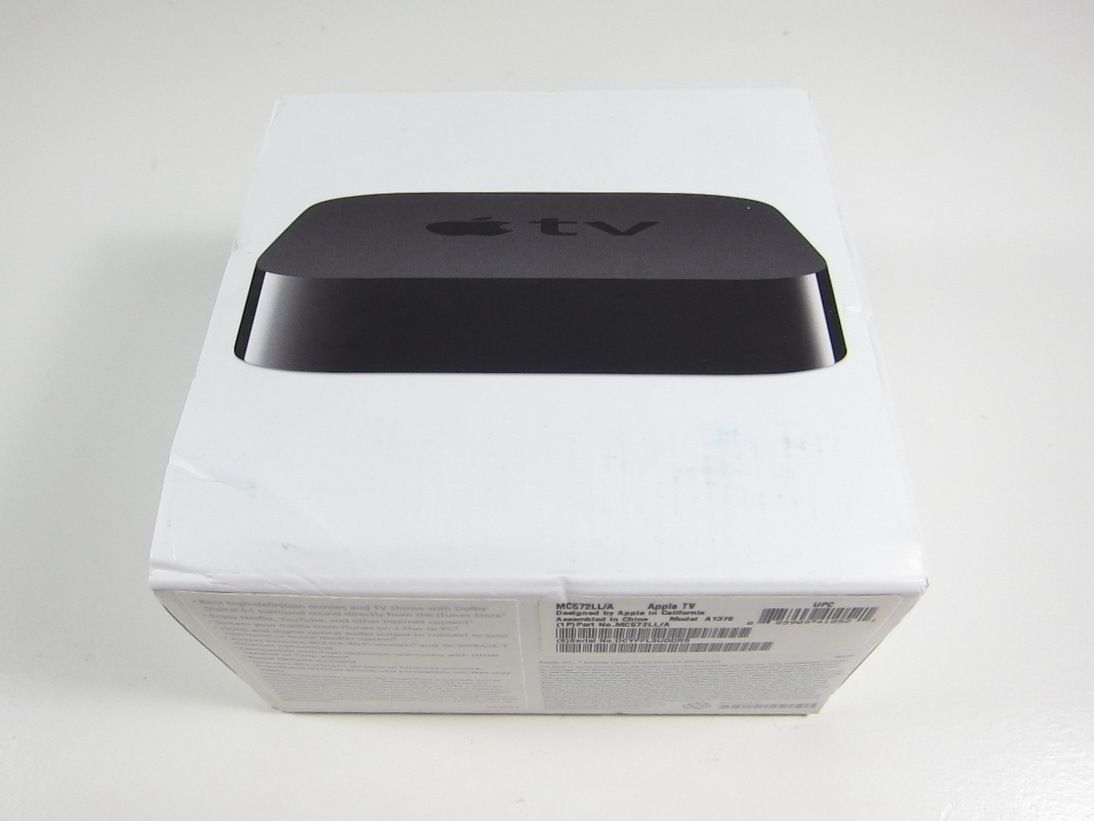 Apple TV (2nd Generation) Digital HD Media Streamer w/ Remote MC572LL 