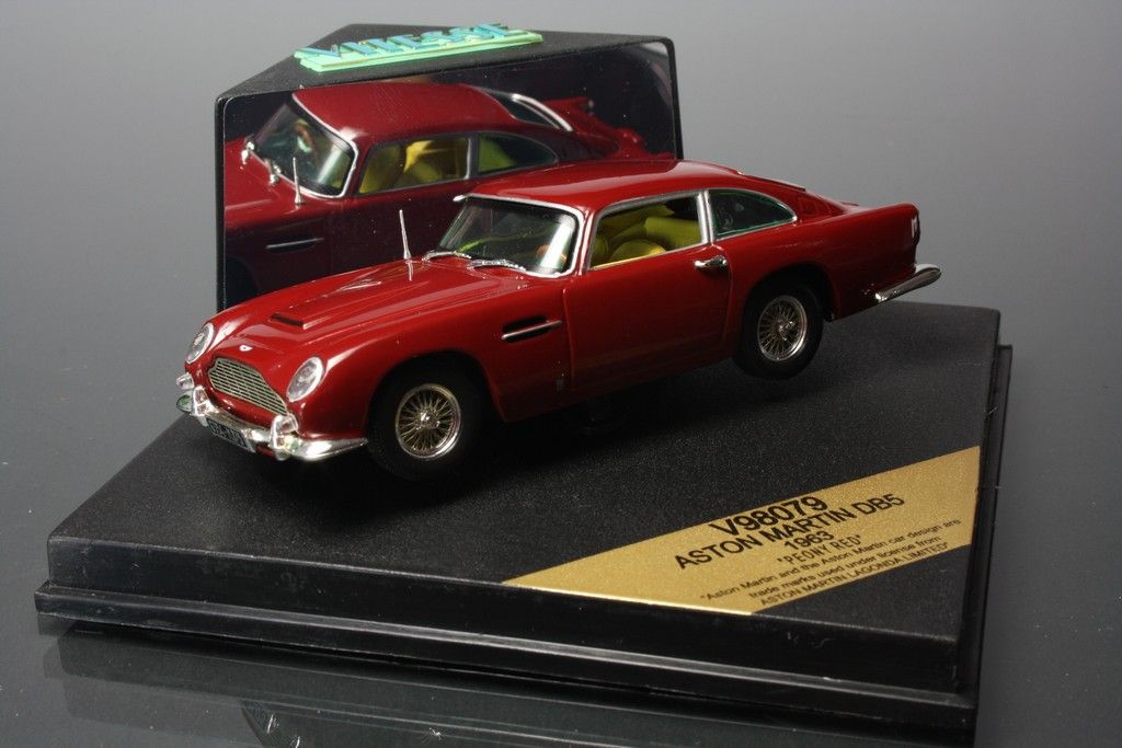 Vitesse 1 43 Aston Martin DB5 1963 Vitrine V98079