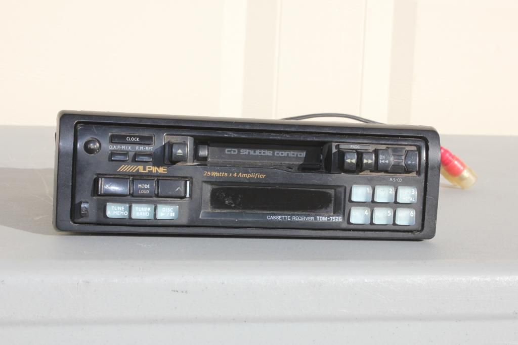 Alpine Vtg Face Off Car Stereo CD Changer Contol 7526