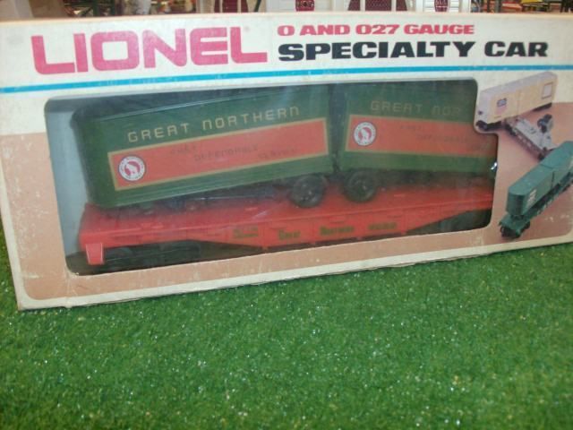   Trains 9282 Great Northern Flat Car with Trailers NIOB Sharp