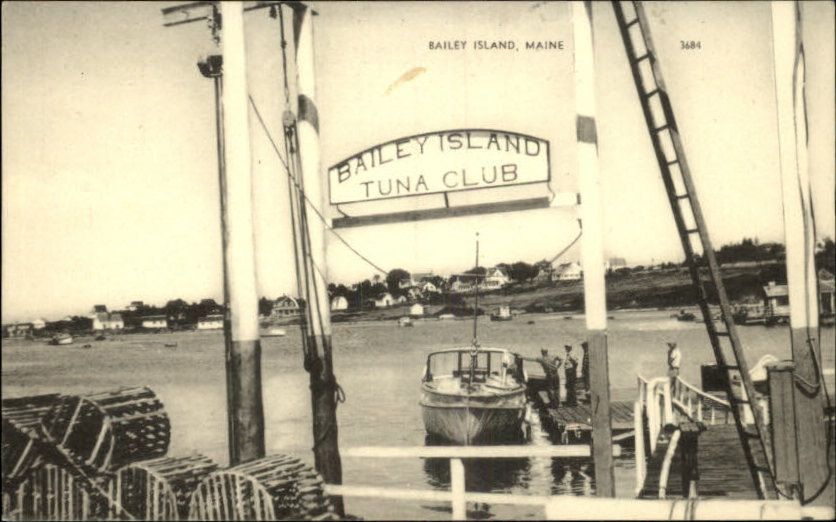 BAILEY ISLAND ME Tuna Club Harbor View MOTOR BOAT Old Postcard