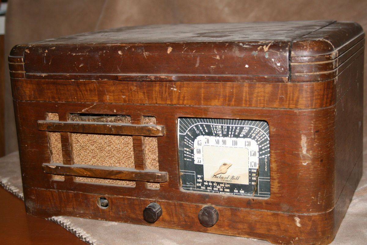 Antique Vintage Packard Bell Tube Radio Phonograph Record Player Wood 