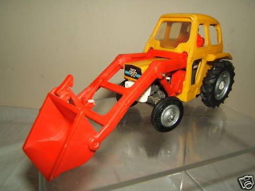 britains no 9572 massey ferguson 135 tractor loader time left