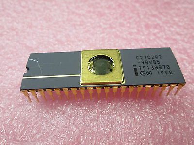 C27C202 90V05 EPROM VINTAGE IC GOLD CERAMIC GREY RARE INTEL 1988 40 