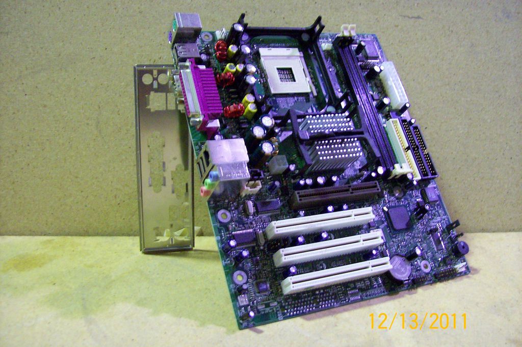 E210882 Motherboard socket 478 no onboard video w/ agp slot (D845PT)