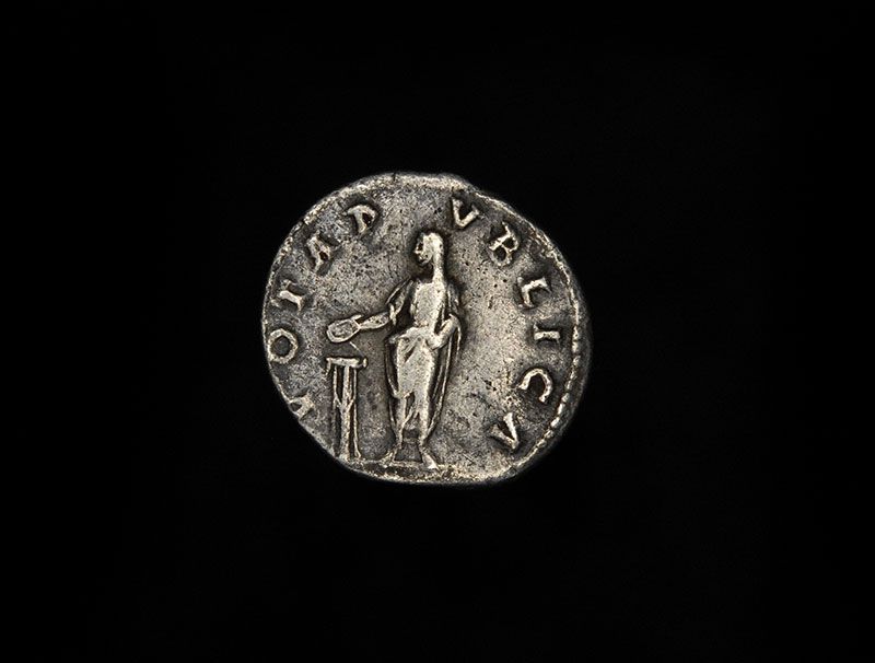  Roman silver denarius coin of Emperor Hadrian, ( Publius Aelius 