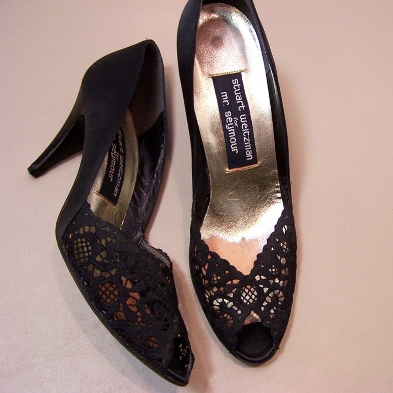 Vintage Womans Stuart Weitzman Chantelle Lace Black Satin Pumps Shoe 