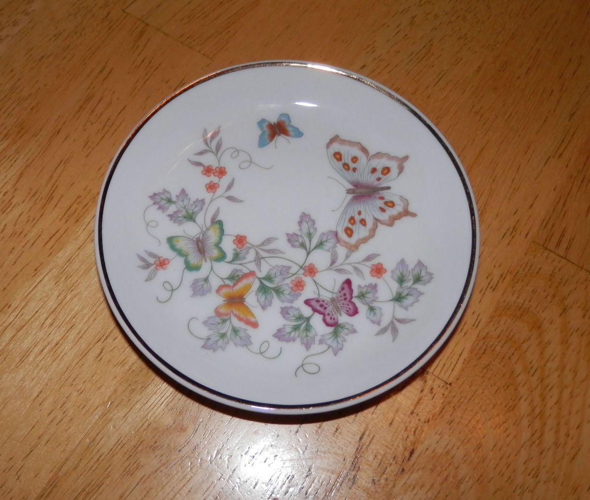 Vintage Avon Butterfly Fantasy Soap Dishes and Soap Dated 1979 Mint 