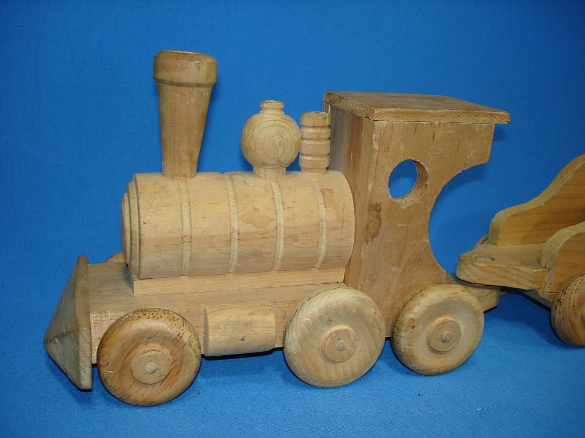 Hand Made Wooden Toy Train Set Steam Engine Locomotive Coal Tender 