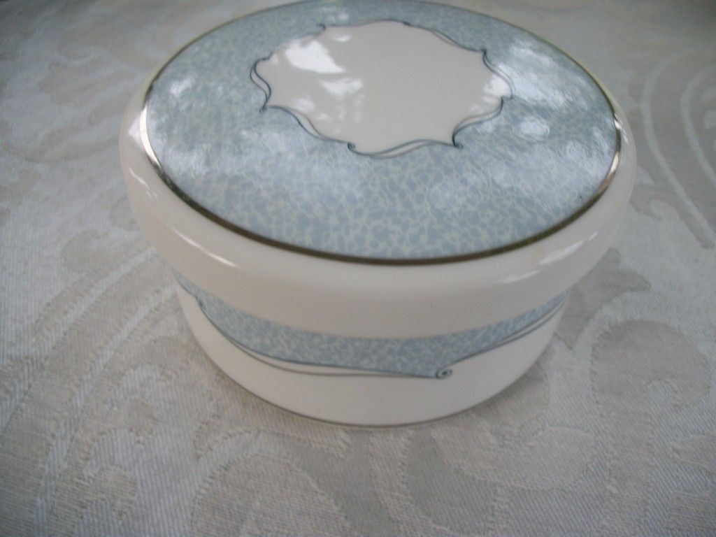 Wedgewood Venice Bone China Powder Jar Lid