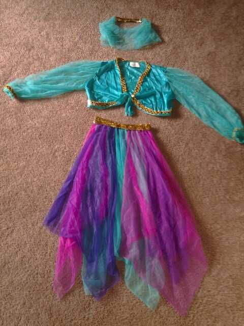 ARABIAN PRINCESS DANCER COSTUME SIZE MEDIUM