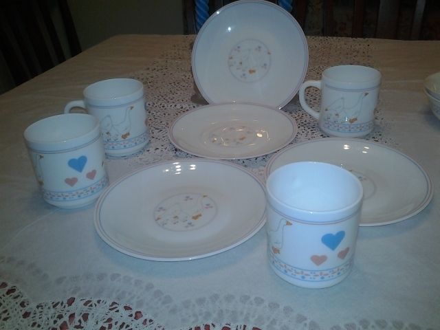 FRANCE Arcopal Dinnerware DUCK Family set 8 pieces 4 plates 4mugs