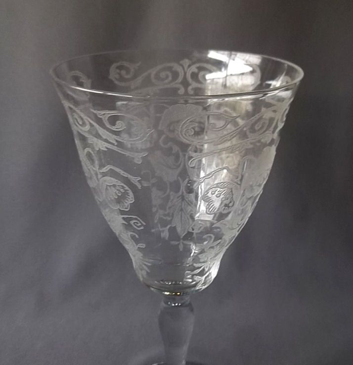    ANTIQUE ( early 1900s )   Elegant Clear Glass   WINE GLASSES 