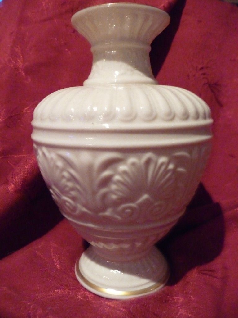 VINTAGE LENOX FINE CHINA ATHENIAN VASE 8 INCH NEOCLASSICAL ACANTHUS 