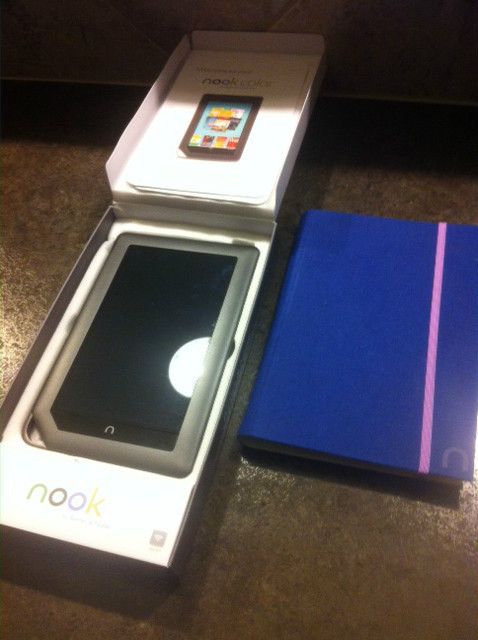 Barnes Noble Nook Color 8GB Wi Fi 7in