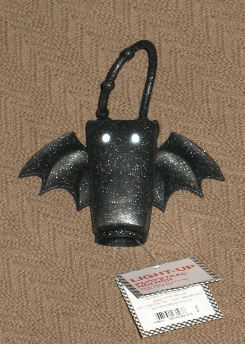 BATH & BODY WORKS HALLOWEEN LIGHT UP BAT POCKETBAC SANITIZING HAND GEL 