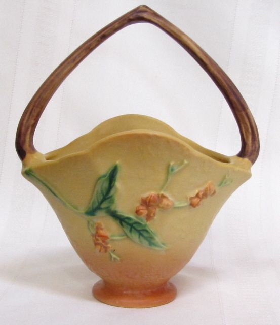 ROSEVILLE POTTERY, BITTERSWEET BASKET VASE, VERY NICE~~~