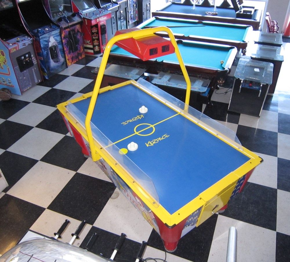   Dynamo Air Hockey Table 7 Foot w Light Score $400 SHIP