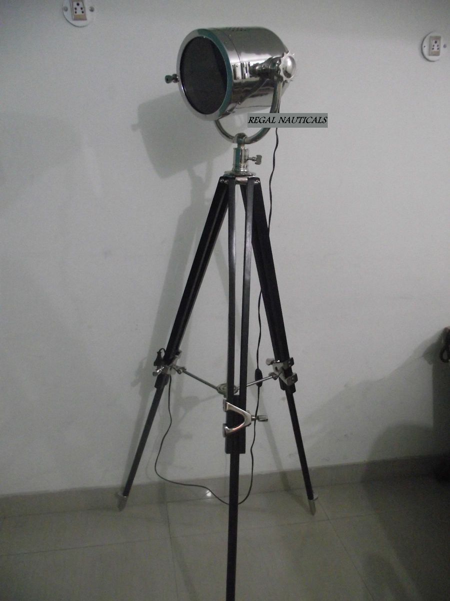 BIG FLOOR SEARCHLIGHT ELECTRIC LAMP WITH TIMBER WOOD TRIPOD STAND 